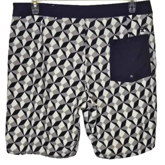 American Eagle Men's Hybrid Geometric Black White Gray Board Shorts Size Large - Picture 2 of 13